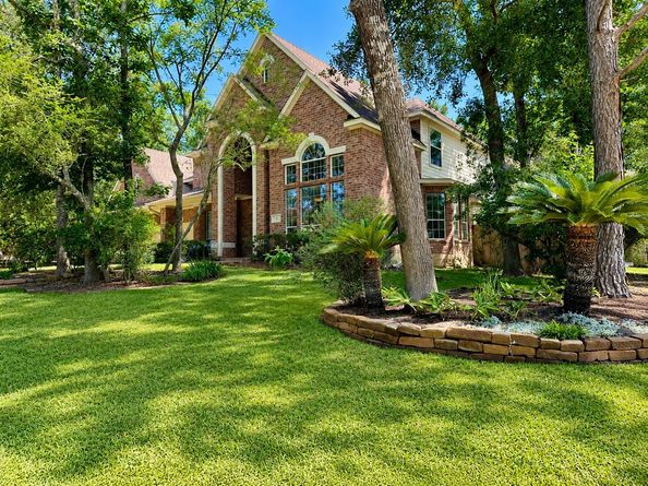 6 Meadow Rose Place, The Woodlands TX 77382