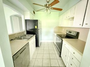 12027 Greenwood Forest Drive 29D, Houston TX 77066
