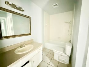 12027 Greenwood Forest Drive 29D, Houston TX 77066
