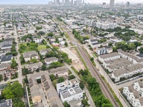 5228 Maxie Street B, Houston TX 77007