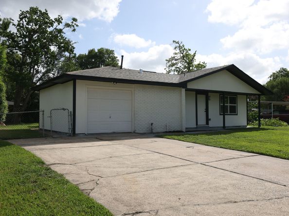 9015 Vinearbor Street, Houston TX 77033