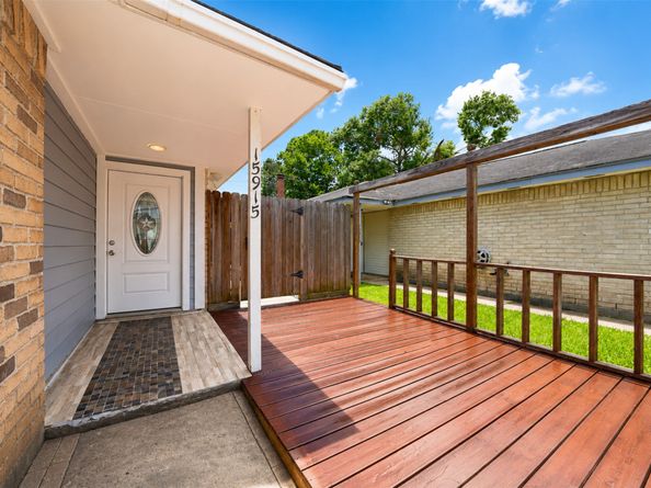 15915 Oakendell Drive, Houston TX 77084