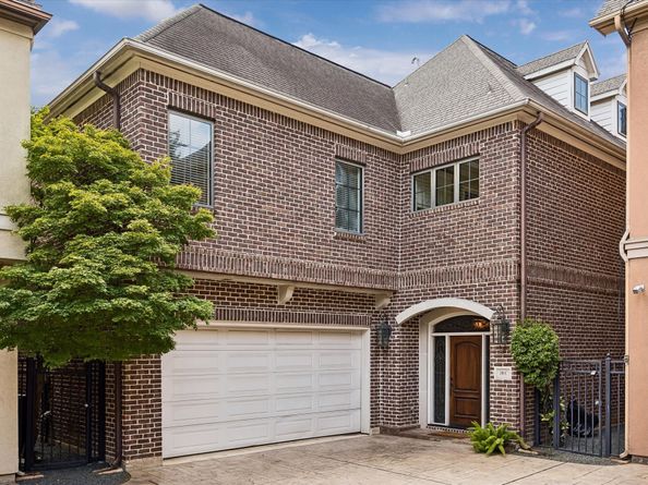 28 Hackberry Lane C, Houston TX 77027