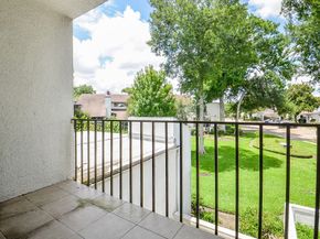 7655 S Braeswood Boulevard 27, Houston TX 77071