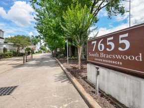 7655 S Braeswood Boulevard 27, Houston TX 77071