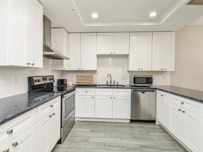 7655 S Braeswood Boulevard 27, Houston TX 77071