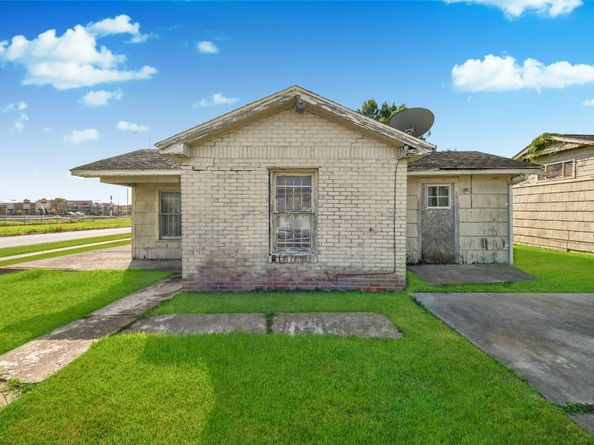 8470 Wier Drive, Houston TX 77017