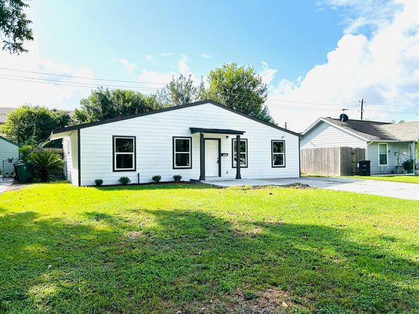 7410 Lakehurst Drive, Houston TX 77087