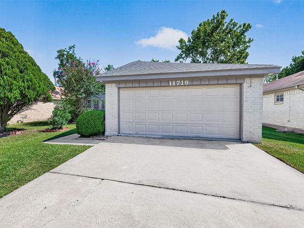 11719 Acadian Drive, Houston TX 77099