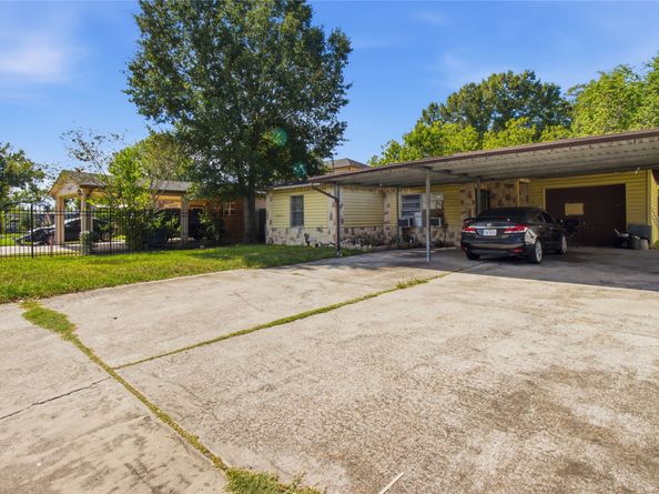 8126 St Lo Road, Houston TX 77033