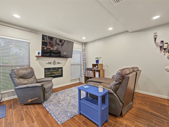 725 Worthshire Street, Houston TX 77008