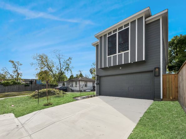 6910 J W Peavy Drive, Houston TX 77011