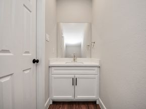 6910 J W Peavy Drive, Houston TX 77011