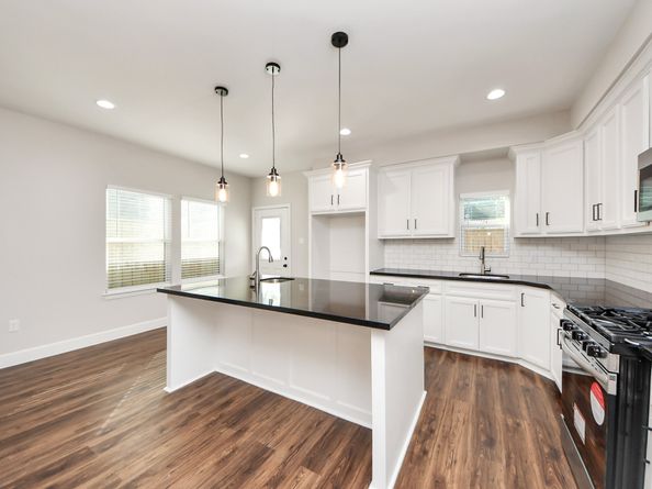 6910 J W Peavy Drive, Houston TX 77011