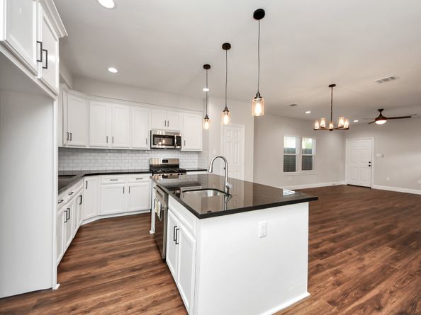 6910 J W Peavy Drive, Houston TX 77011