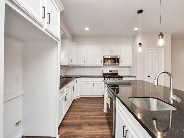 6910 J W Peavy Drive, Houston TX 77011