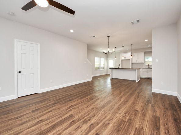 6910 J W Peavy Drive, Houston TX 77011