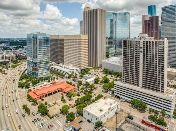 2016 Main Street 1822, Houston TX 77002