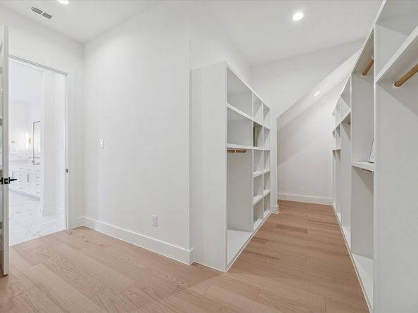 1225 Du Barry Lane, Houston TX 77018