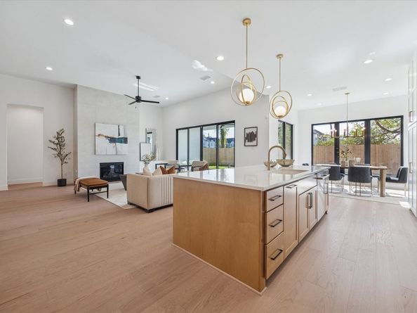 1225 Du Barry Lane, Houston TX 77018