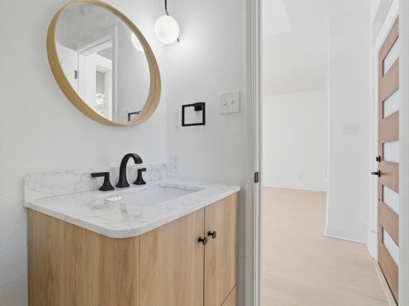 82 N Apple Springs Circle, The Woodlands TX 77382