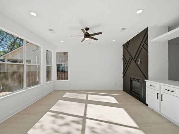 82 N Apple Springs Circle, The Woodlands TX 77382