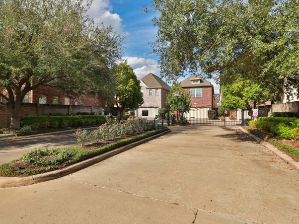 3130 Heritage Creek Terrace, Houston TX 77008