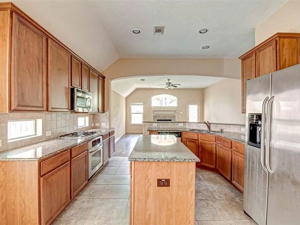 31 Pleasant Point Place, Spring TX 77389