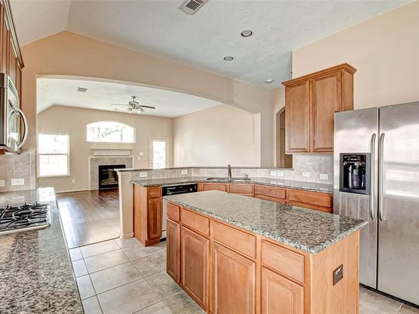 31 Pleasant Point Place, Spring TX 77389