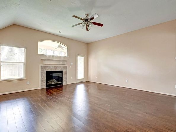 31 Pleasant Point Place, Spring TX 77389