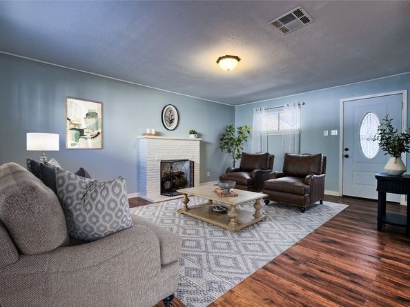 5907 Nancy Ann Street, Houston TX 77009