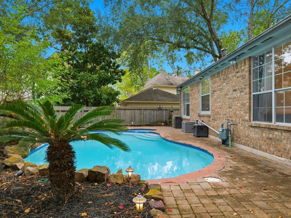 60 W Twinberry Place, The Woodlands TX 77381