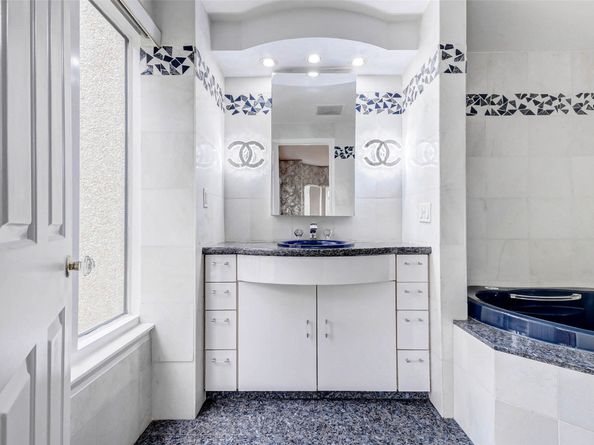 2001 Holcombe Boulevard 206, Houston TX 77030