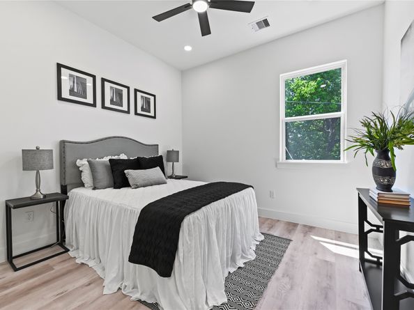 7210 England Street, Houston TX 77021