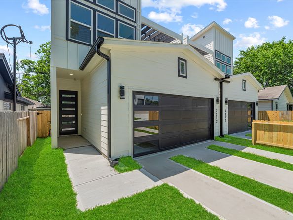 7210 England Street, Houston TX 77021