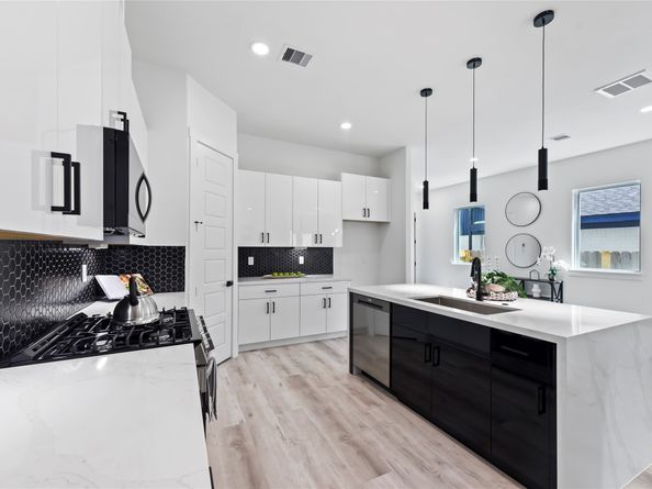 7210 England Street, Houston TX 77021