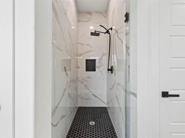 7210 England Street, Houston TX 77021