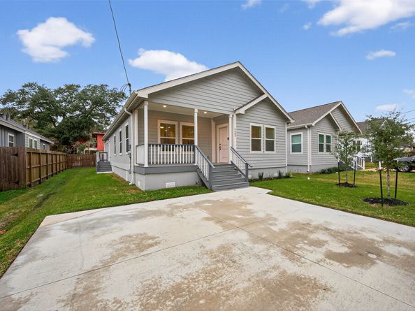 6605 Greenhurst Street, Houston TX 77091