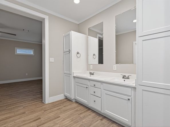 6605 Greenhurst Street, Houston TX 77091