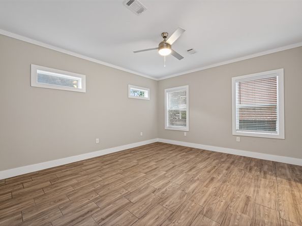 6605 Greenhurst Street, Houston TX 77091