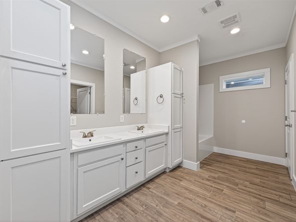 6605 Greenhurst Street, Houston TX 77091