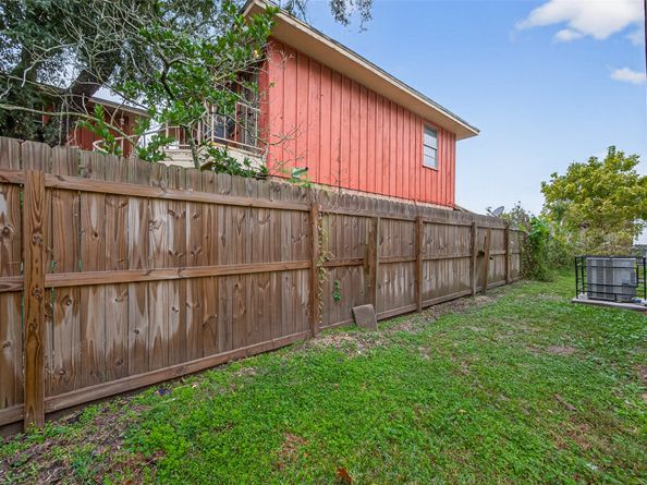 6605 Greenhurst Street, Houston TX 77091