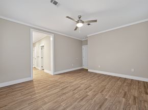 6605 Greenhurst Street, Houston TX 77091