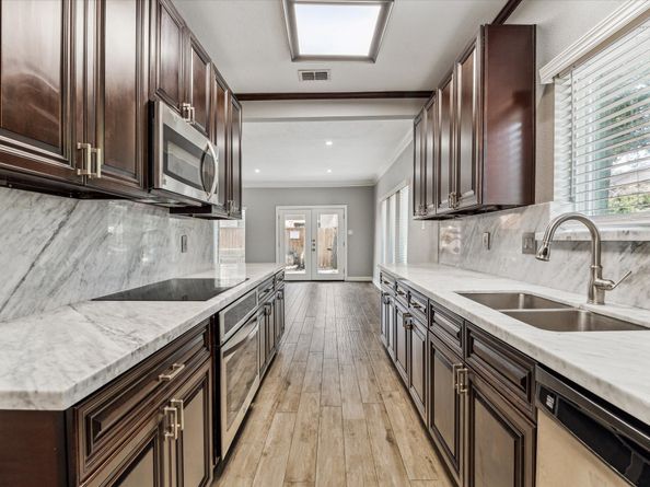 9400 Doliver Drive 60, Houston TX 77063