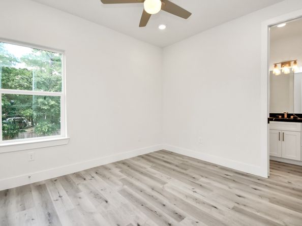 6551 Sealey Street, Houston TX 77091