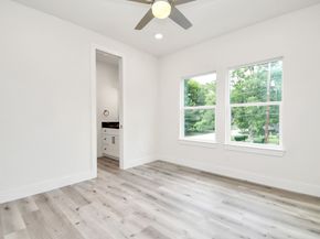 6551 Sealey Street, Houston TX 77091