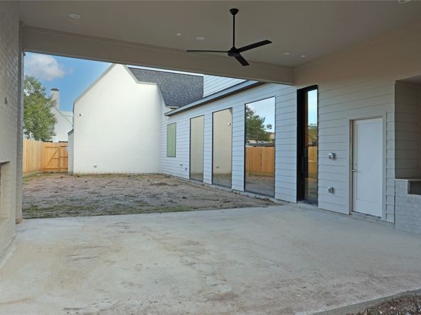 1619 Woodvine Drive, Houston TX 77055