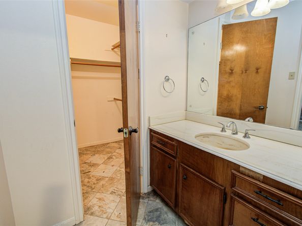 10915 Kitty Brook Drive, Houston TX 77071