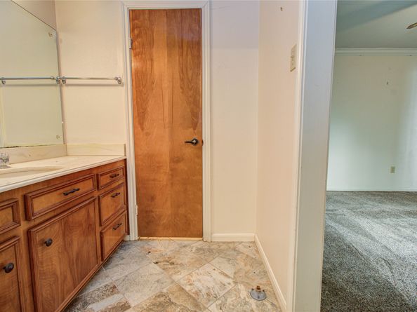 10915 Kitty Brook Drive, Houston TX 77071