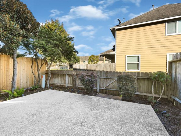 8322 Greys Lane, Houston TX 77095